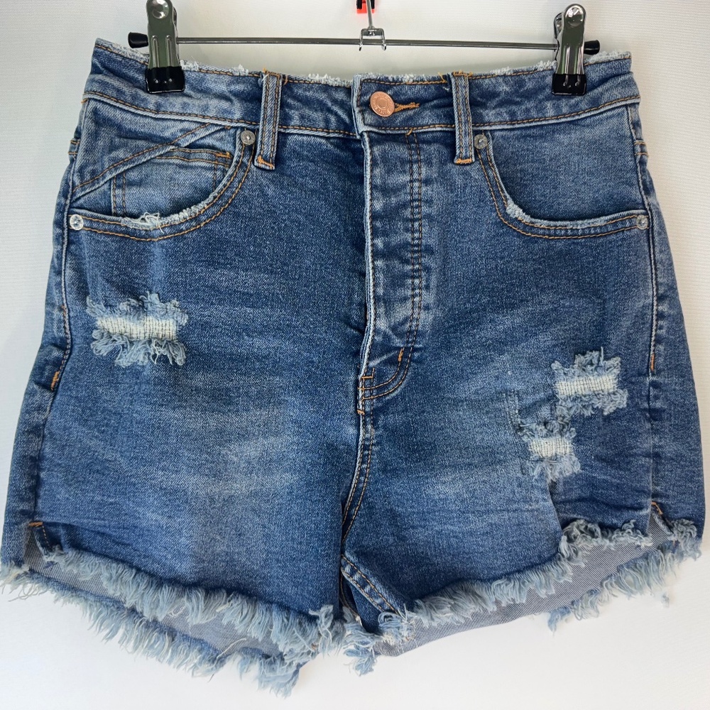 Free People Vintage Boho High-Rise Distressed Denim Shorts – Size 27
